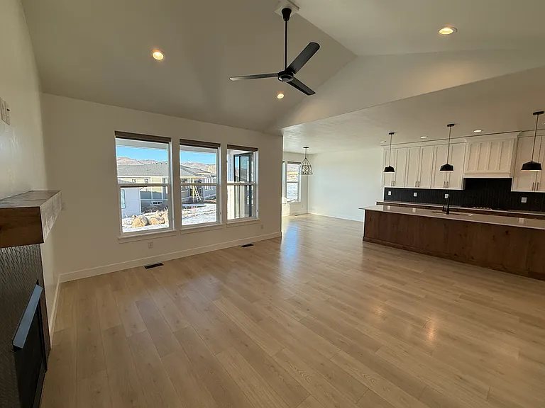 3142 W Harvard Dr — Photo 58