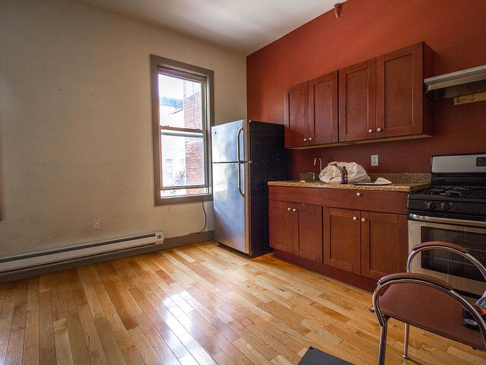 1st image of 946 Bedford Ave