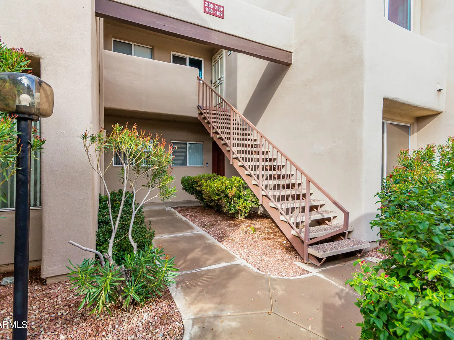 2 bed, 2.0 bath, 1301 sqft, $2,000 — Photo 1