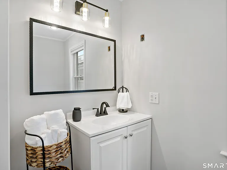1016 Fairfield Beach Rd — Photo 6