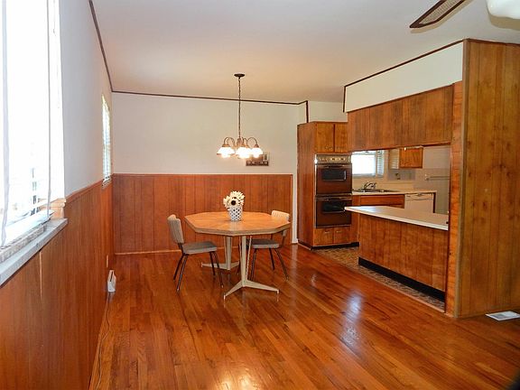 5th image of 109 Clinton Springs Ave