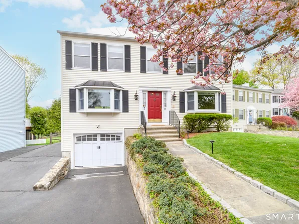 5 Lacey Lane, Norwalk, CT 06854
