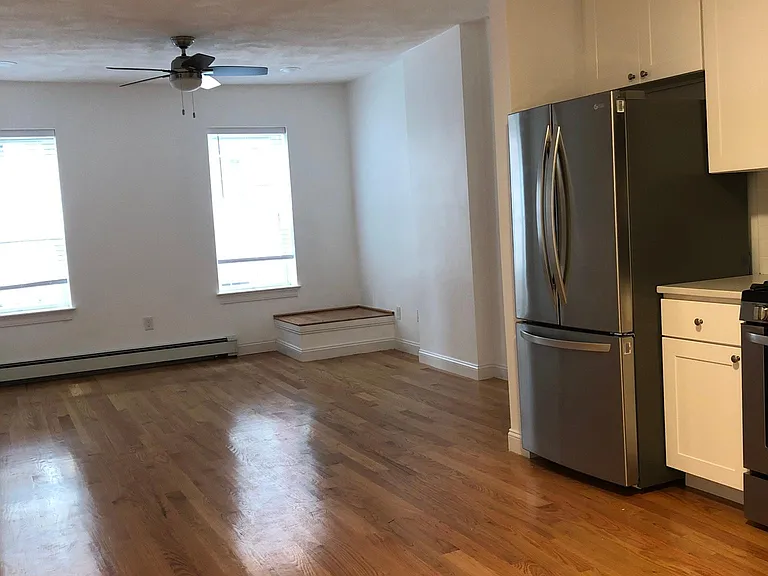 12 Hull St #1 — Photo 2