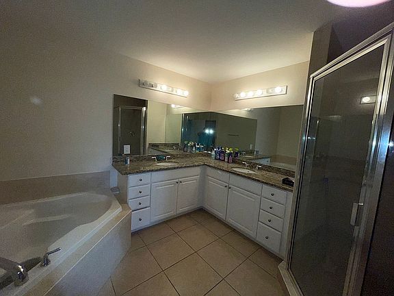 2nd image of 3001 NE 185th St APT 614