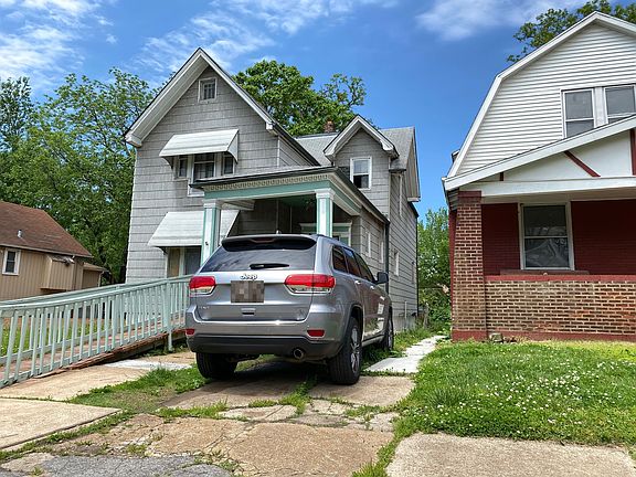 2nd image of 4925 Genevieve Ave