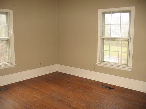 1st image of 609 Dutch Valley Dr