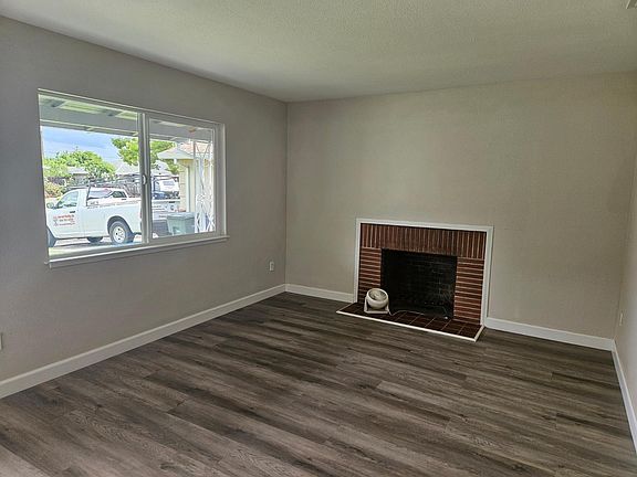 4th image of 2225 Arliss Way