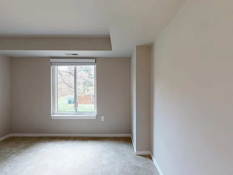 Seneca Place — Photo 58