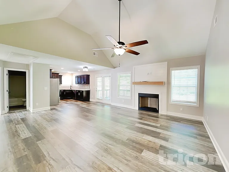 492 Woodtrace Dr — Photo 4
