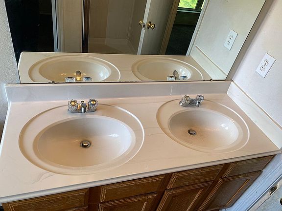 4th image of 4335 Heritage Trail Dr