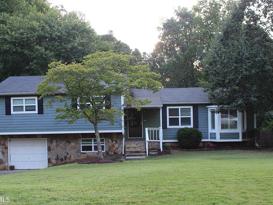 1st image of 562 Rivercrest Dr #0