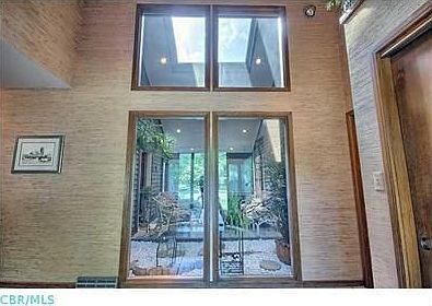 3rd image of 6480 Meadowbrook Cir