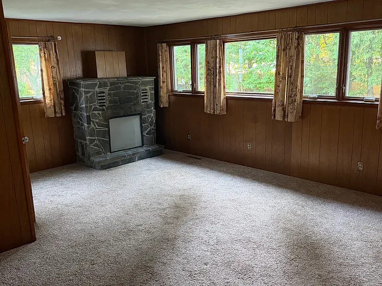 12 Sherrill Ln — Photo 5