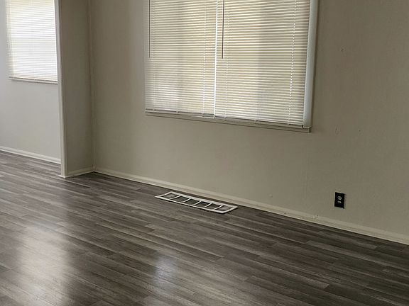 5th image of 2286 Kessler Boulevard North Blvd