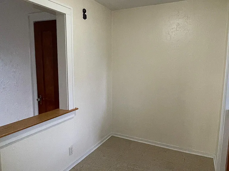 1060 Kenmore Ave #5 — Photo 10