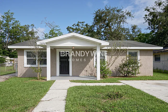 3 bed, 2.0 bath, 1558 sqft, $1,799 — Photo 2
