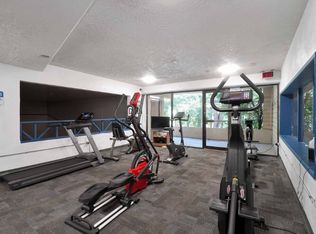 252 Gorge Rd E, Victoria, BC V9A 6W3