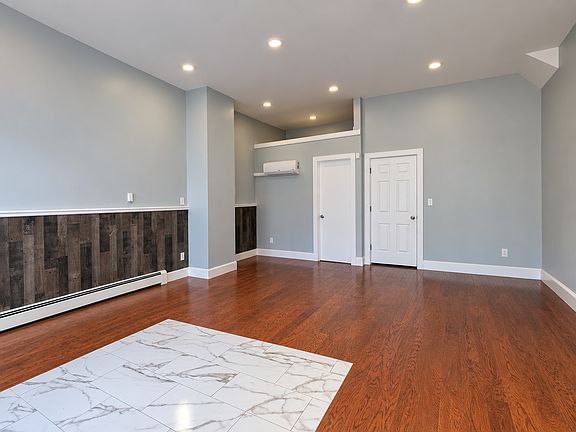 4th image of 232 Marion St #1A