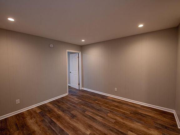 5th image of 815 Race St APT 3