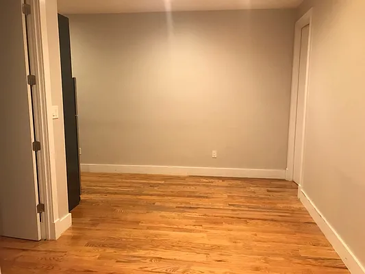 Rented by Premier Metro Realty Corp | media 16