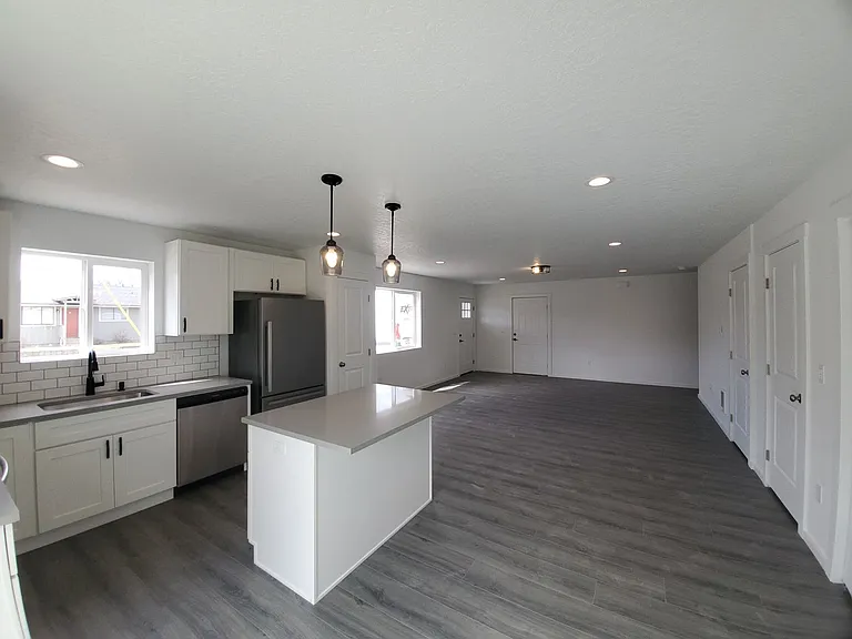 304 N Handy St — Photo 5