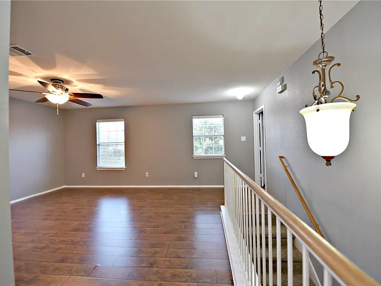 802 Rubles Ct — Photo 11