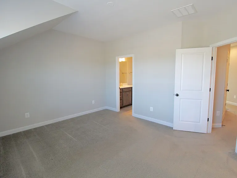 3398 Monterey Dr — Photo 28