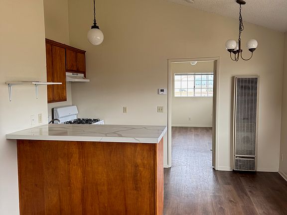 5th image of 1048 W 18th St APT B