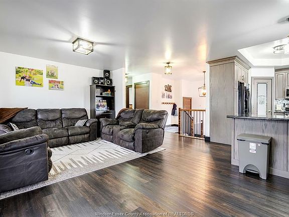 5th image of 13 Wilkinson Dr