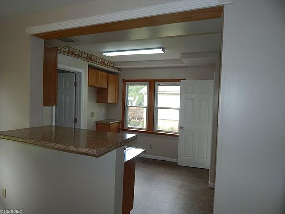 5th image of 465 Rosegarden Dr NE