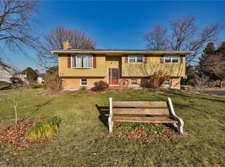 5001 Donna Dr, Coplay, PA 18037