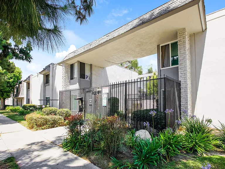 5500 Ackerfield Ave #310 — Photo 16