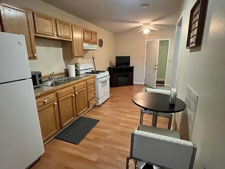 12 Vanhorn Dr — Photo 3
