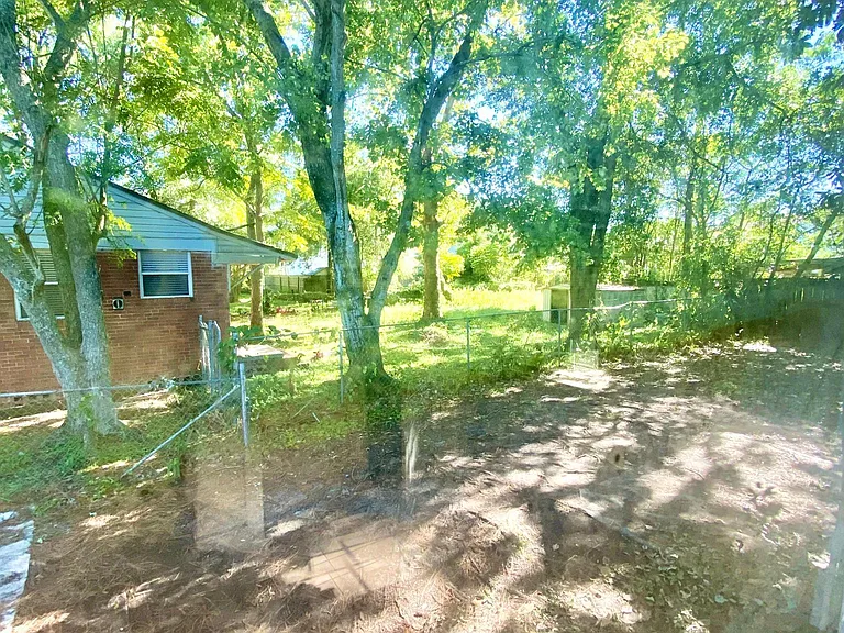 2114 Spring Park Rd — Photo 35