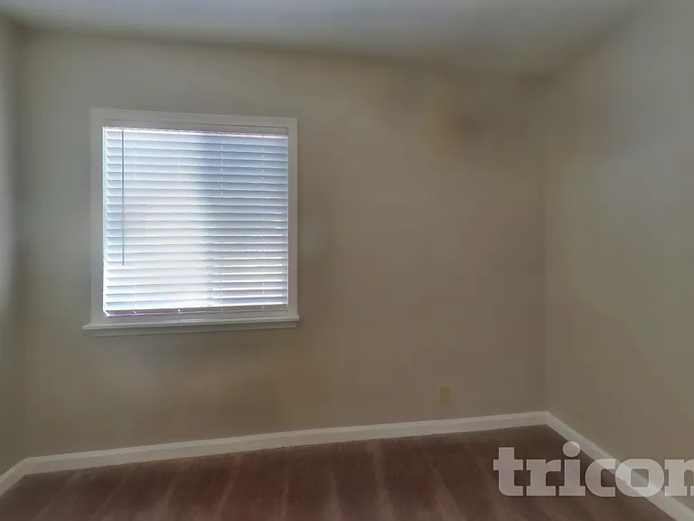 1928 Glenwood Dr — Photo 10