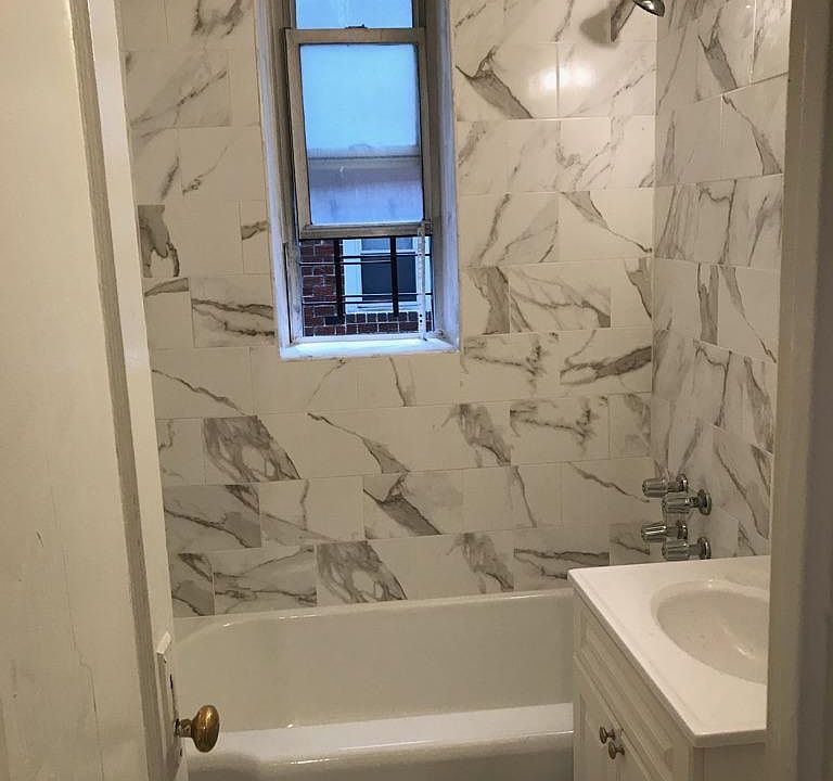 2nd image of 1570 E 14th St APT 1C