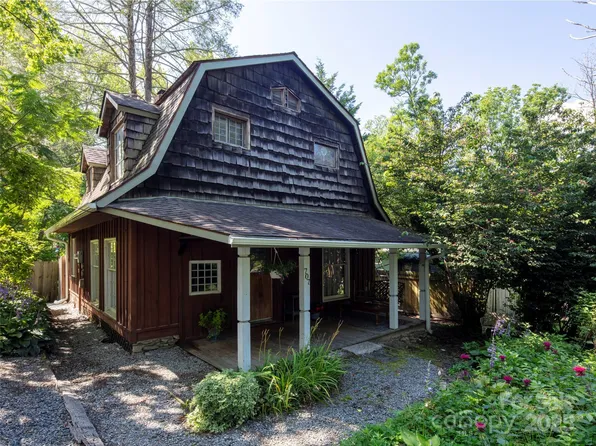 707 Miami Ter, Hendersonville, NC 28791