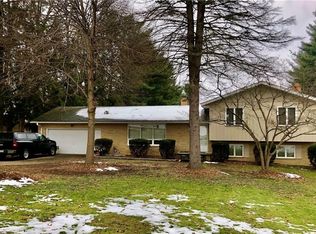 1365 Vanderhoof Rd, Barberton, OH 44203