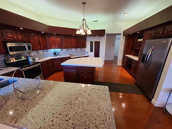5th image of 6732 Willow Lake Cir