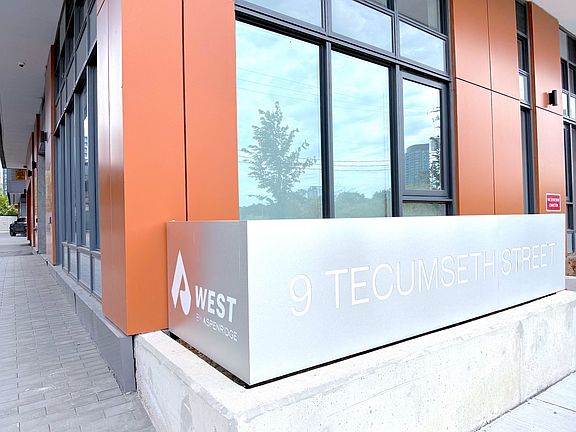 3rd image of 9 Tecumseth St #814