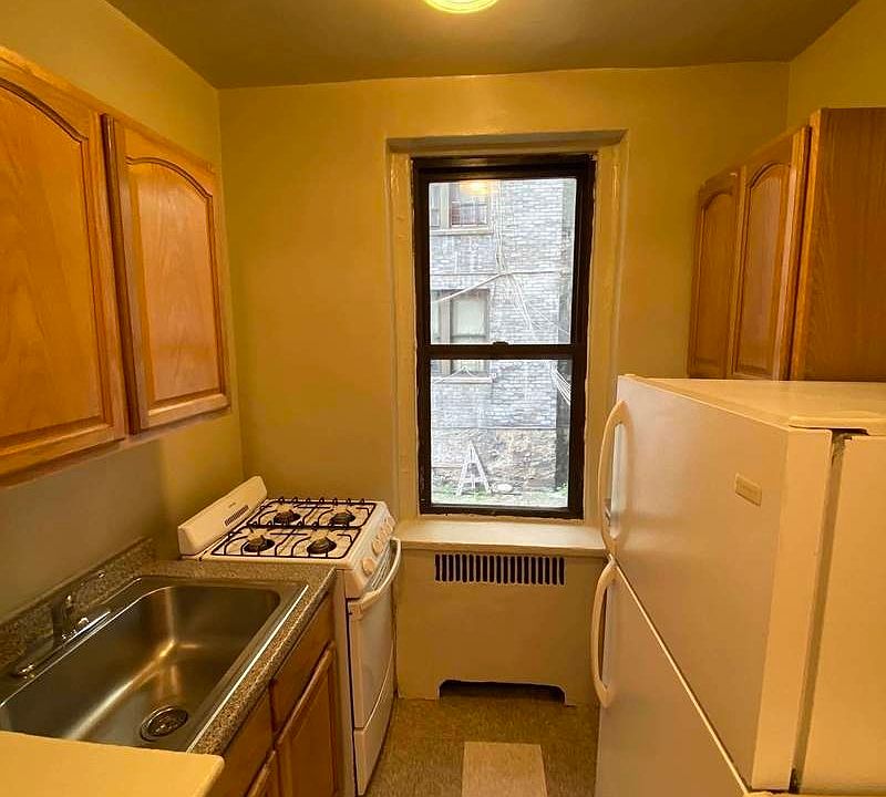 2nd image of 2345 Tiebout Ave APT 1D
