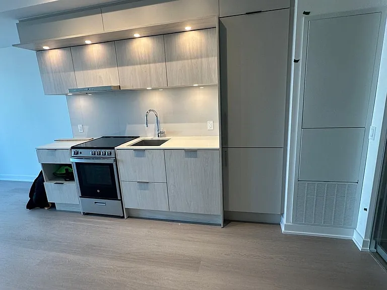 448 Burnhamthorpe Rd W #1205 — Photo 7