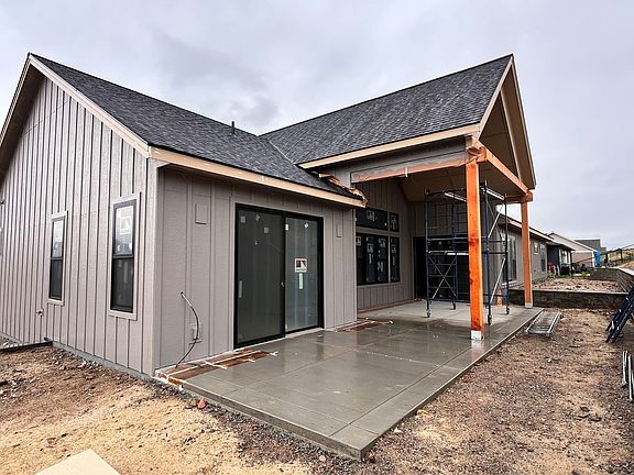 3rd image of 7024 Guinevere Dr