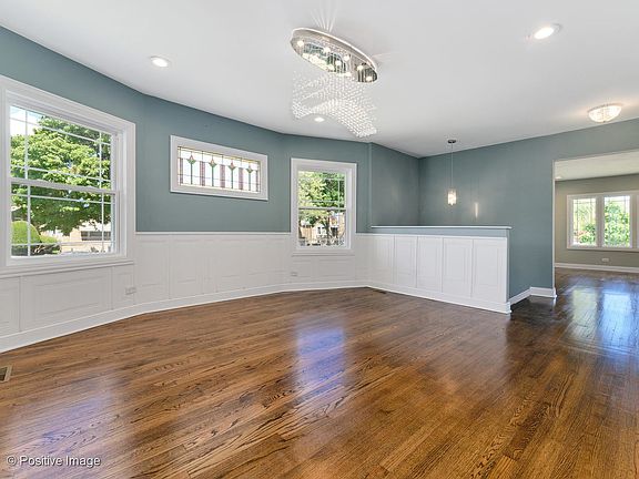 2nd image of 5639 W Sunnyside Ave