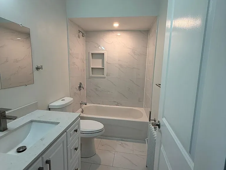 380 Clinton St #MAIN FLR — Photo 4