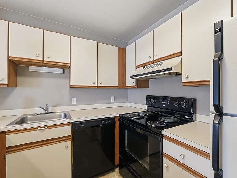 325 Division St #108 — Photo 6