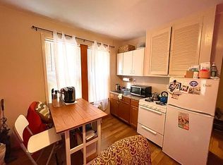 31-15 35th St #1R, Astoria, NY 11106