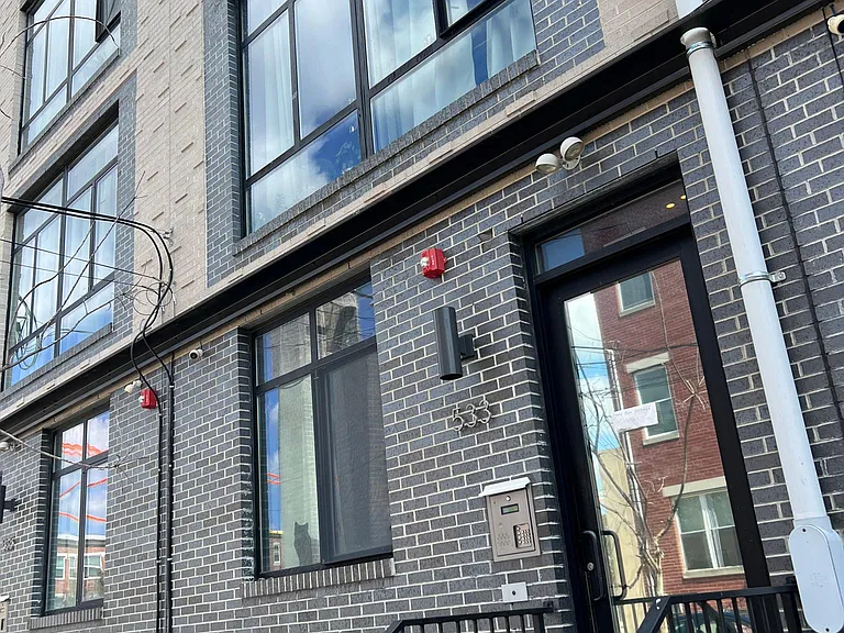 533 N Budd St #D3 — Photo 13