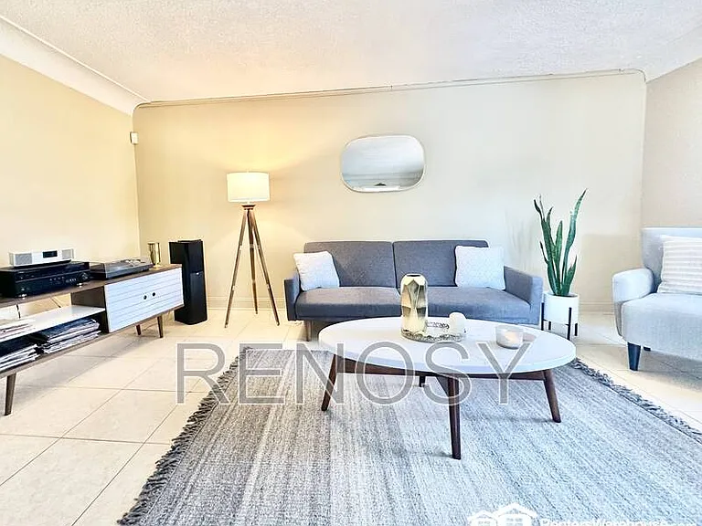 3006 Fleur Dr — Photo 6