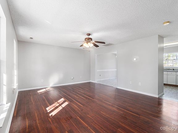 4th image of 2925 Longspur Dr